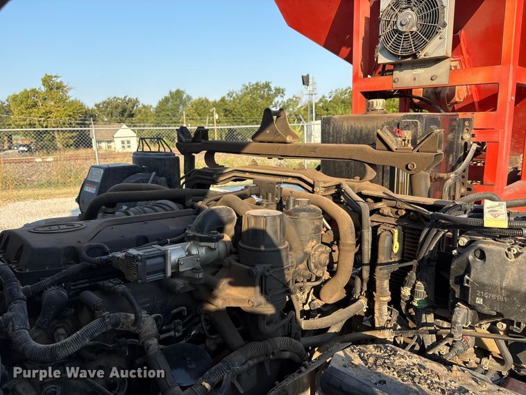 image for item EA7530 2011 UD UD3300 pothole patcher truck