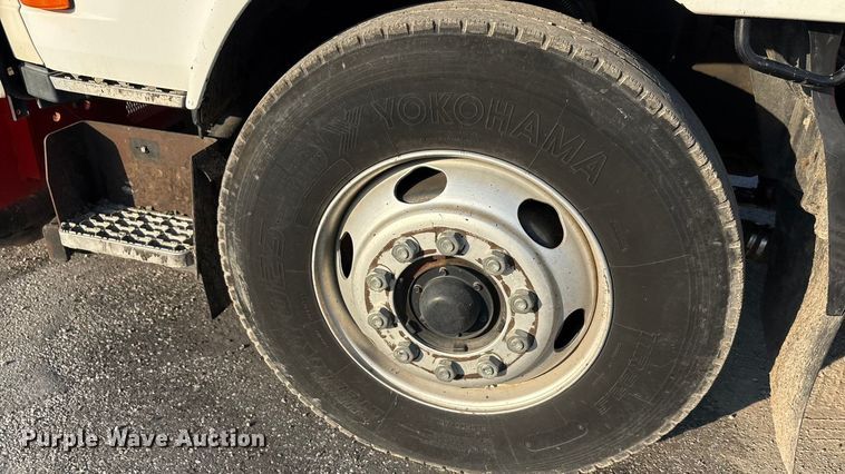 image for item EA7530 2011 UD UD3300 pothole patcher truck