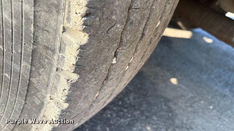 image for item EA7530 2011 UD UD3300 pothole patcher truck