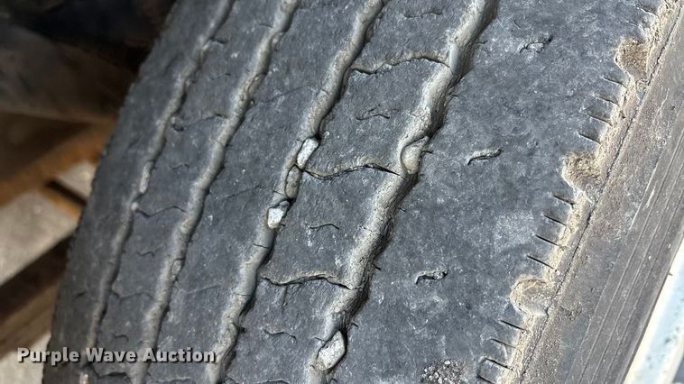 image for item EA7530 2011 UD UD3300 pothole patcher truck