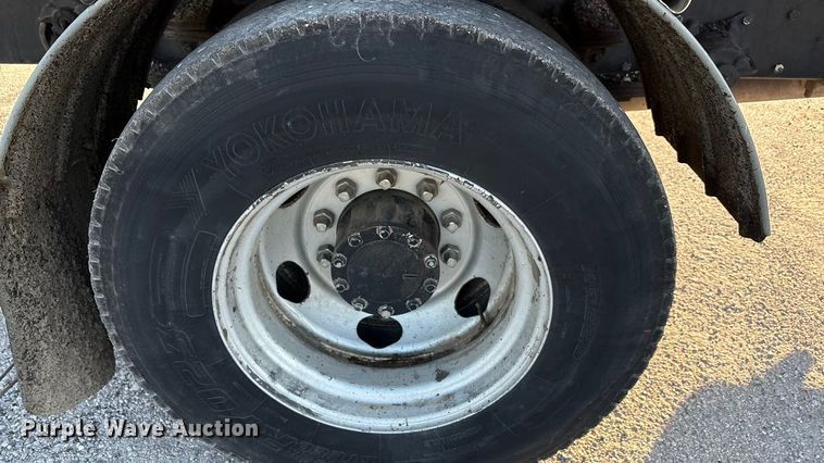 image for item EA7530 2011 UD UD3300 pothole patcher truck