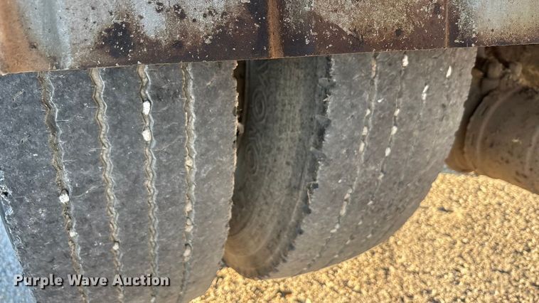 image for item EA7530 2011 UD UD3300 pothole patcher truck