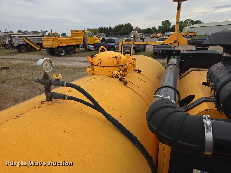 image for item EB1062 2010 Rosco RA-2000 pothole patcher