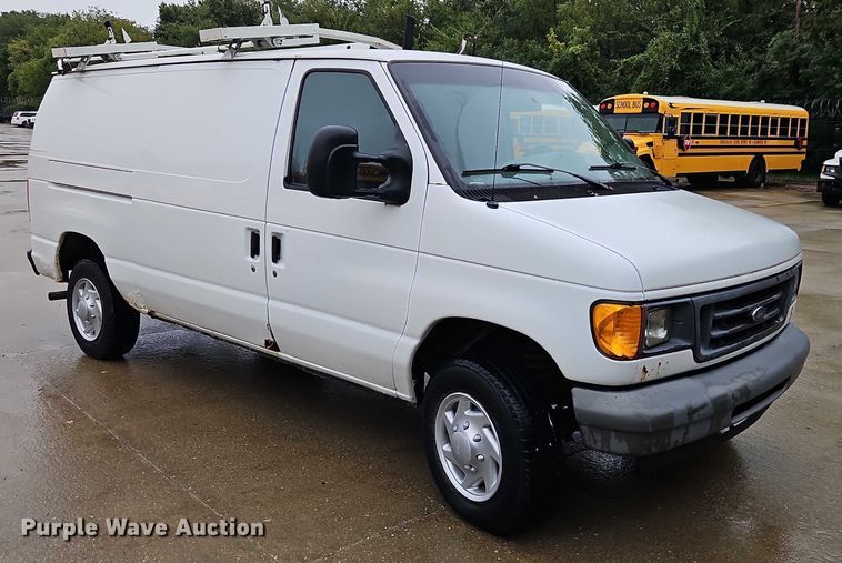 image for item EB8332 2007 Ford E250 van