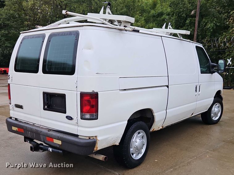 image for item EB8332 2007 Ford E250 van