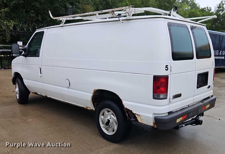 image for item EB8332 2007 Ford E250 van
