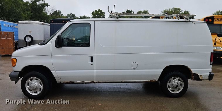 image for item EB8332 2007 Ford E250 van