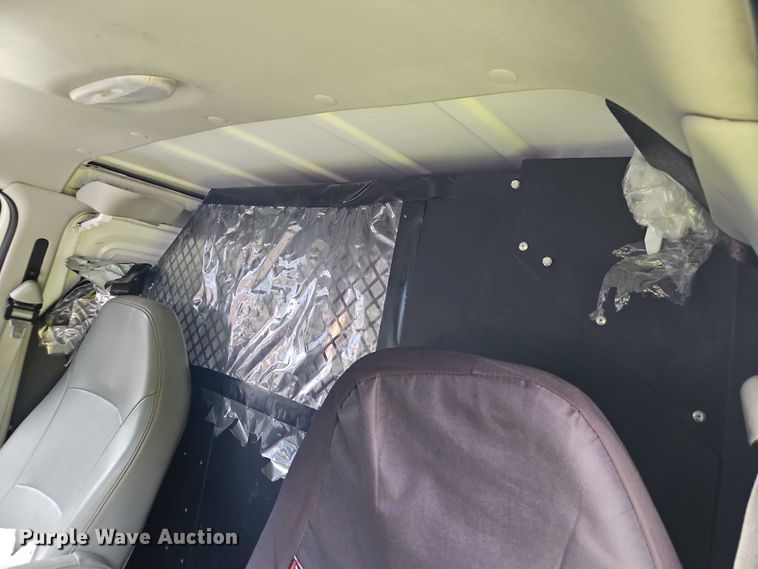 image for item EB8332 2007 Ford E250 van