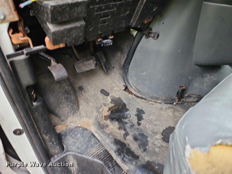 image for item EB8332 2007 Ford E250 van