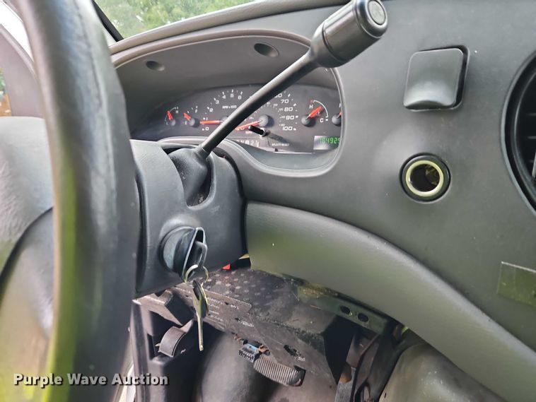 image for item EB8332 2007 Ford E250 van