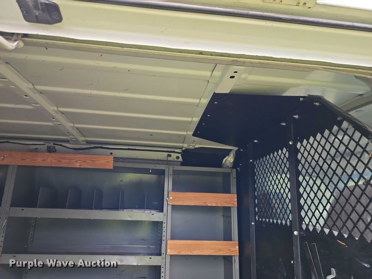 image for item EB8332 2007 Ford E250 van