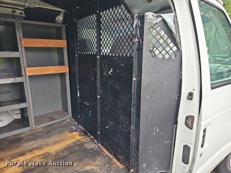 image for item EB8332 2007 Ford E250 van