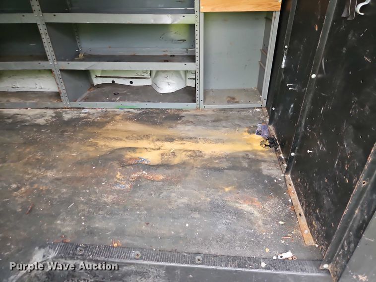 image for item EB8332 2007 Ford E250 van