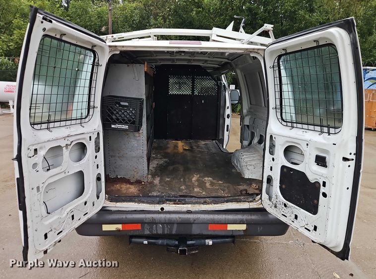 image for item EB8332 2007 Ford E250 van