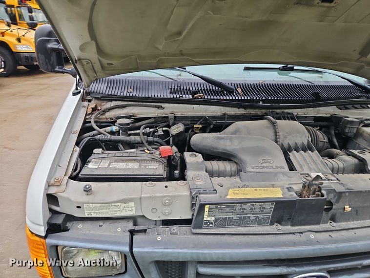 image for item EB8332 2007 Ford E250 van