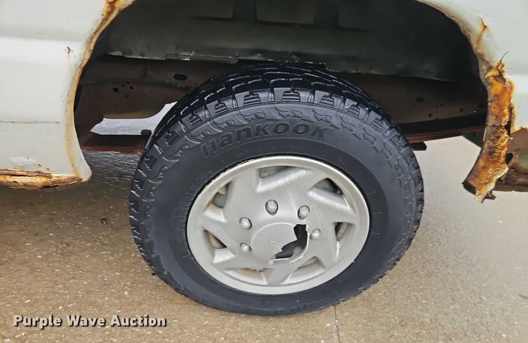 image for item EB8332 2007 Ford E250 van