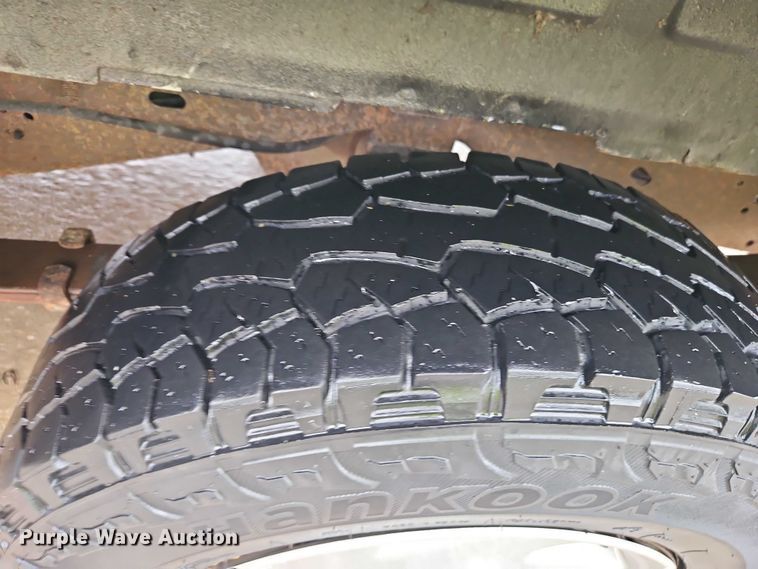 image for item EB8332 2007 Ford E250 van