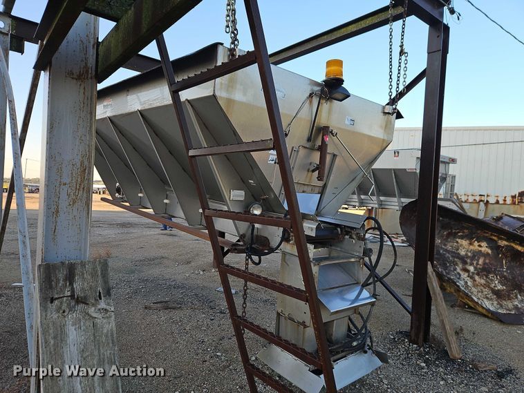 image for item EB8341 Henderson WSH 3048S spreader