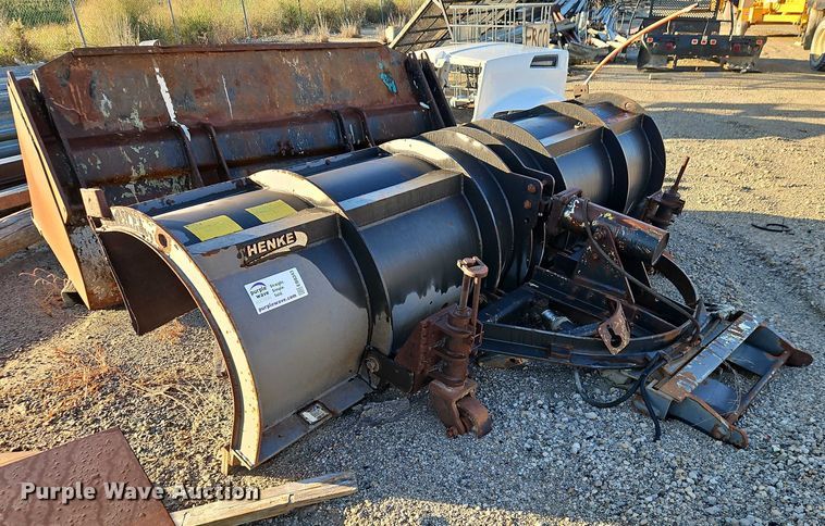 image for item EB8343 Henke snow plow