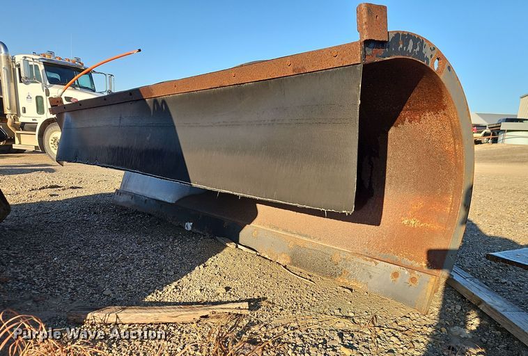 image for item EB8343 Henke snow plow