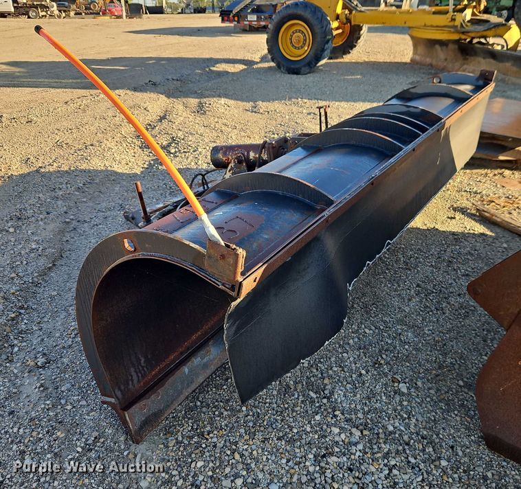 image for item EB8343 Henke snow plow