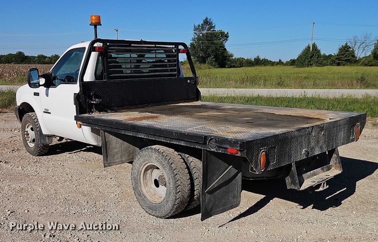 image for item EB8346 2002 Ford F350 Super Duty XL flatbed pickup truck