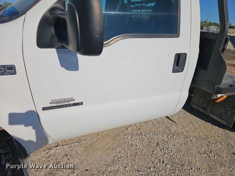 image for item EB8346 2002 Ford F350 Super Duty XL flatbed pickup truck