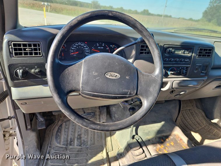 image for item EB8346 2002 Ford F350 Super Duty XL flatbed pickup truck