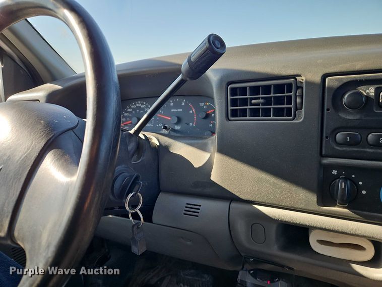 image for item EB8346 2002 Ford F350 Super Duty XL flatbed pickup truck