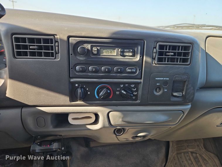 image for item EB8346 2002 Ford F350 Super Duty XL flatbed pickup truck