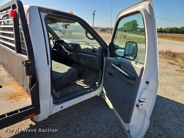 image for item EB8346 2002 Ford F350 Super Duty XL flatbed pickup truck