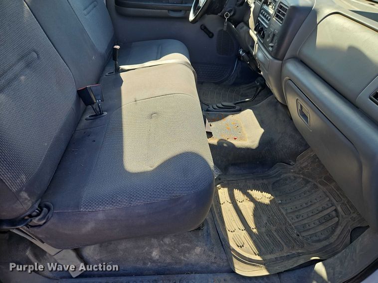 image for item EB8346 2002 Ford F350 Super Duty XL flatbed pickup truck