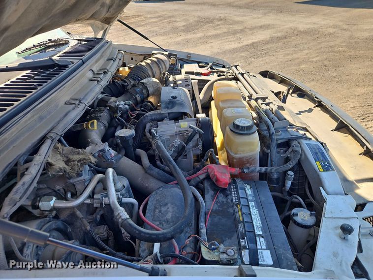 image for item EB8346 2002 Ford F350 Super Duty XL flatbed pickup truck