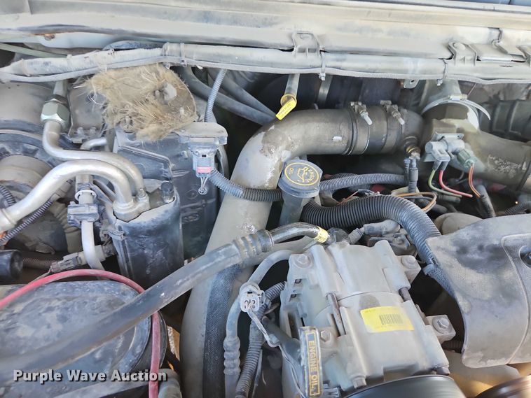 image for item EB8346 2002 Ford F350 Super Duty XL flatbed pickup truck