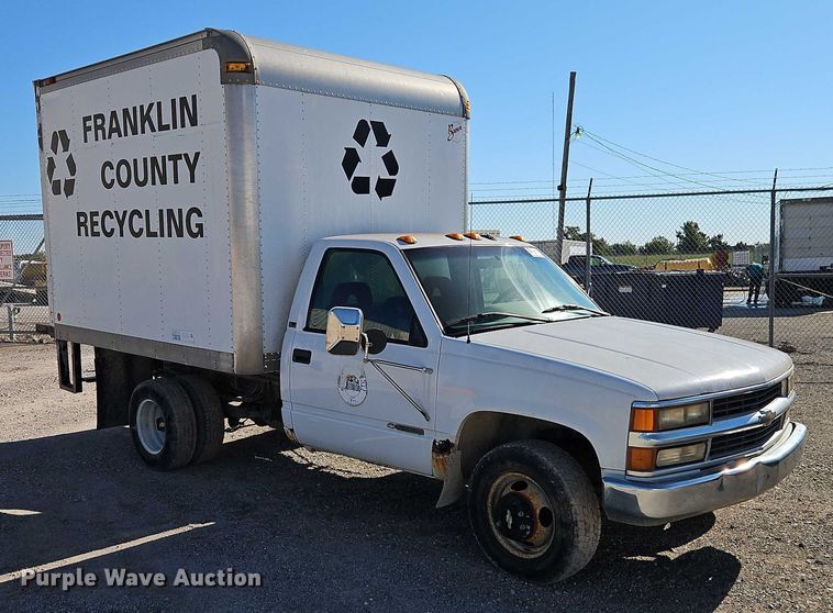 image for item EB8347 1996 Chevrolet C3500 box truck