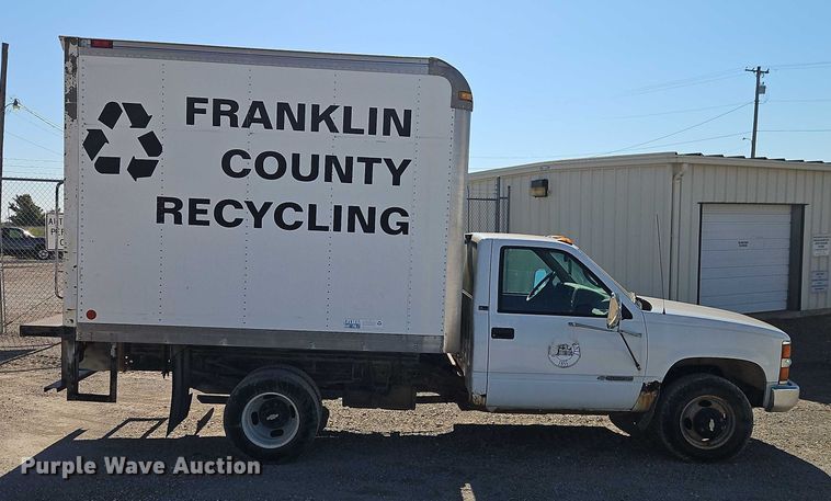 image for item EB8347 1996 Chevrolet C3500 box truck