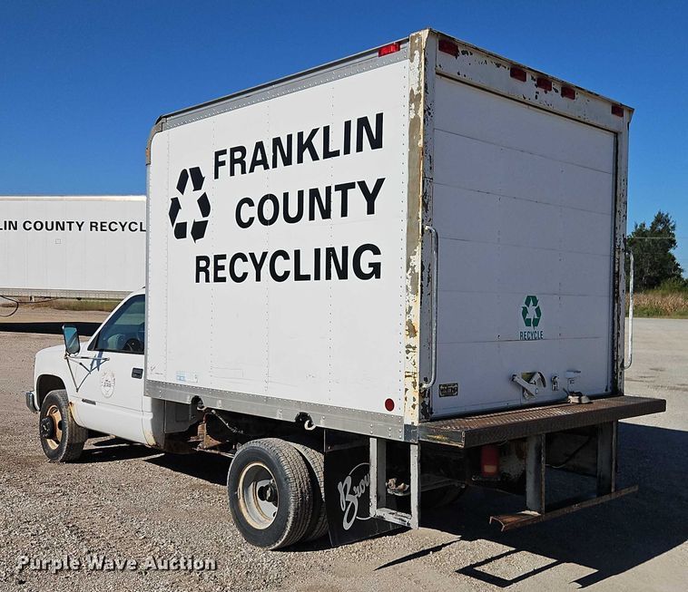 image for item EB8347 1996 Chevrolet C3500 box truck