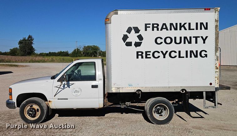 image for item EB8347 1996 Chevrolet C3500 box truck