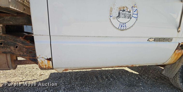 image for item EB8347 1996 Chevrolet C3500 box truck