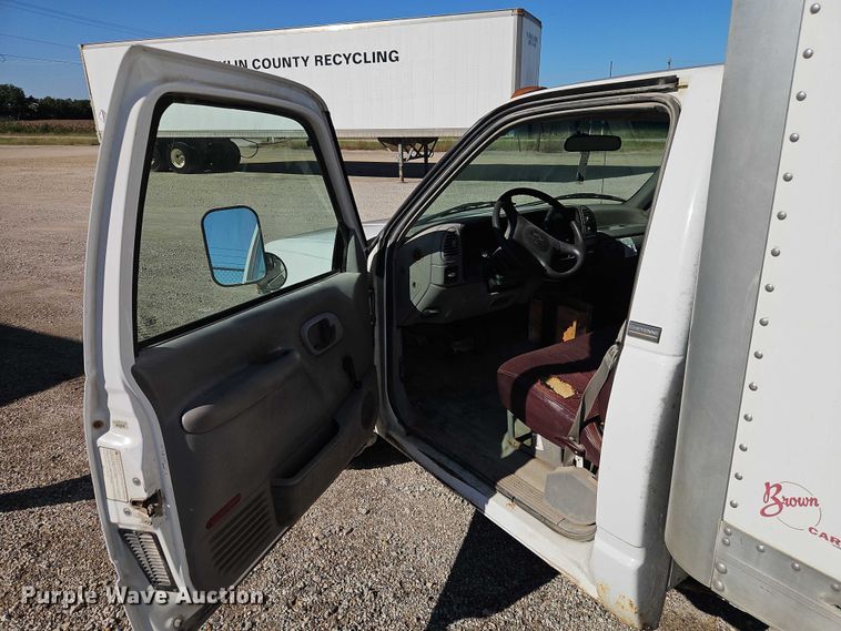 image for item EB8347 1996 Chevrolet C3500 box truck