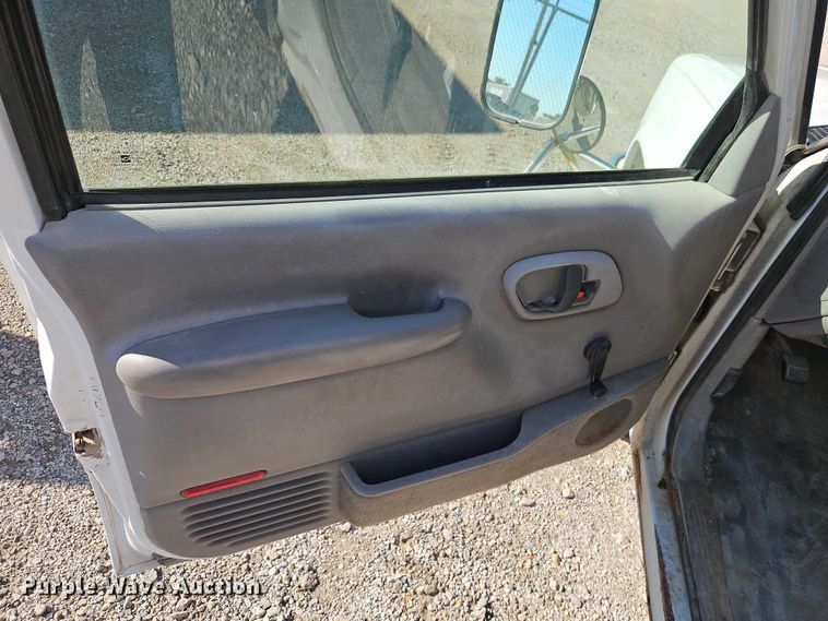 image for item EB8347 1996 Chevrolet C3500 box truck