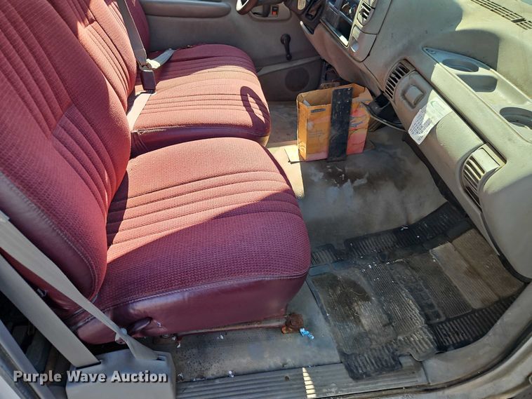 image for item EB8347 1996 Chevrolet C3500 box truck