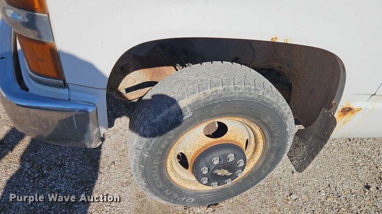 image for item EB8347 1996 Chevrolet C3500 box truck