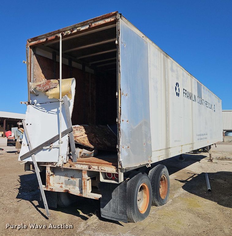 image for item EB8349 1974 Fruehauf FBZ9-F2-40 dry van trailer