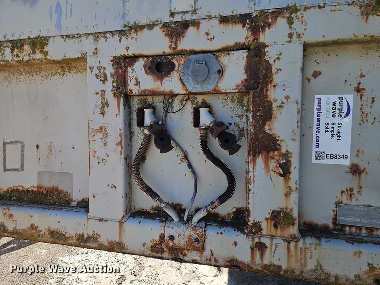 image for item EB8349 1974 Fruehauf FBZ9-F2-40 dry van trailer