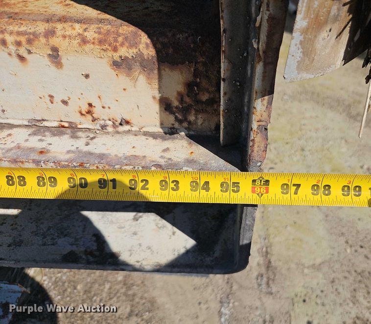 image for item EB8349 1974 Fruehauf FBZ9-F2-40 dry van trailer