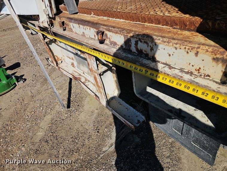 image for item EB8349 1974 Fruehauf FBZ9-F2-40 dry van trailer