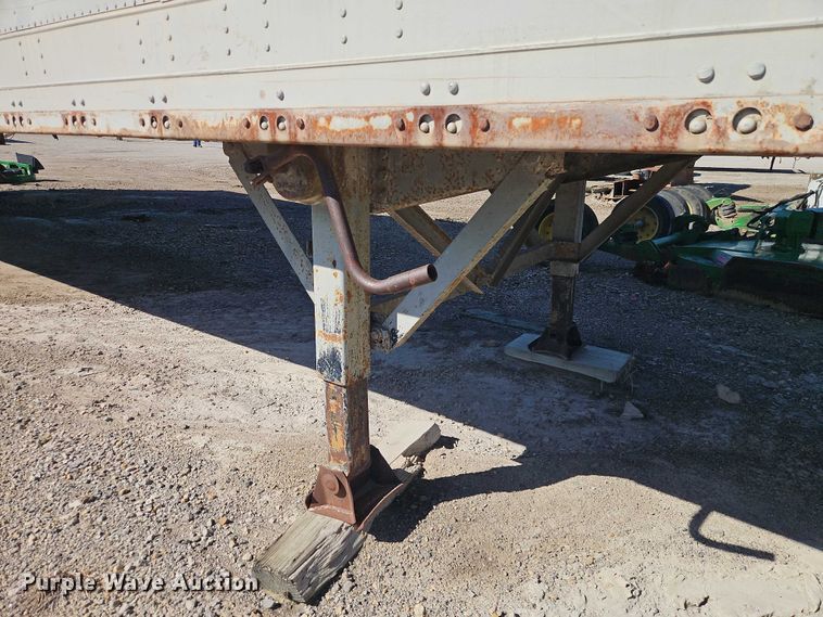 image for item EB8349 1974 Fruehauf FBZ9-F2-40 dry van trailer