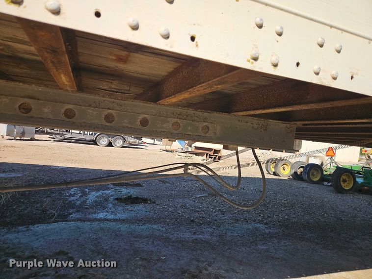 image for item EB8349 1974 Fruehauf FBZ9-F2-40 dry van trailer