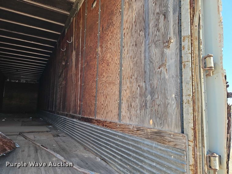 image for item EB8349 1974 Fruehauf FBZ9-F2-40 dry van trailer